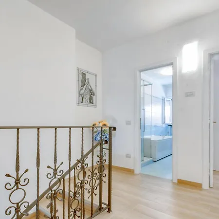 Apartment Lemon Tree